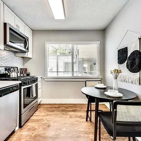 Bright And Cheerful Flat, Near Fair Park Appartement Dallas Buitenkant foto