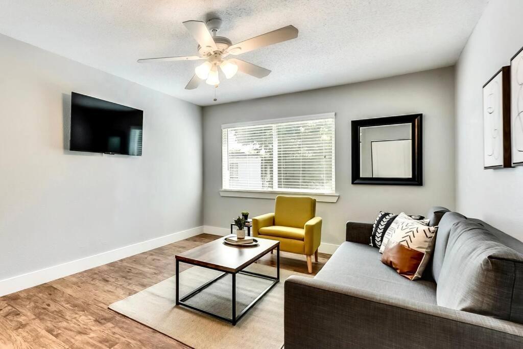 Bright And Cheerful Flat, Near Fair Park Appartement Dallas Buitenkant foto