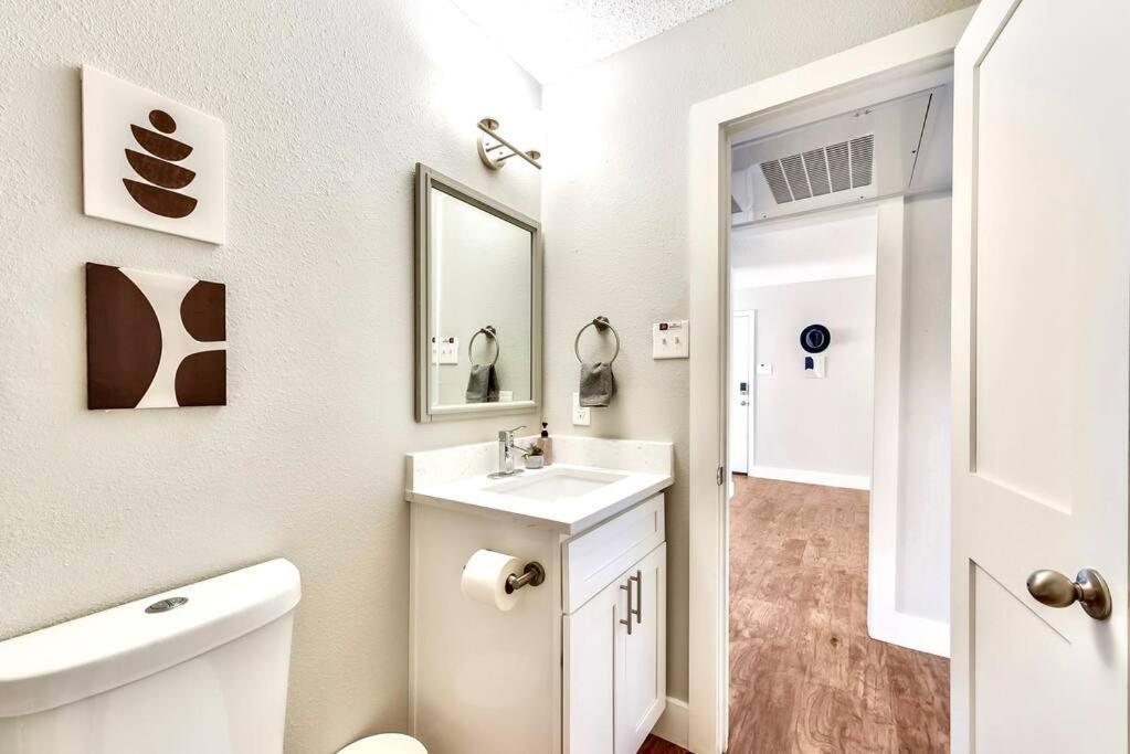 Bright And Cheerful Flat, Near Fair Park Appartement Dallas Buitenkant foto