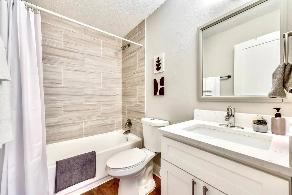 Bright And Cheerful Flat, Near Fair Park Appartement Dallas Buitenkant foto